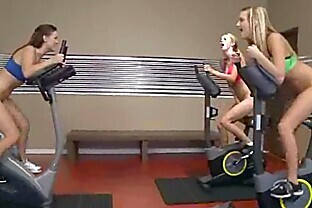 Lez Girl (blake&karlie&kenna) And Mean Girl In Punish Sex Tape clip-13